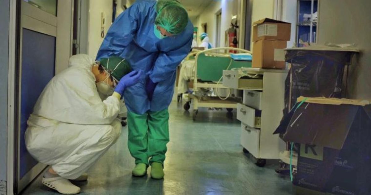 Suspensão do piso salarial da enfermagem é ataque aos heróis da pandemia
